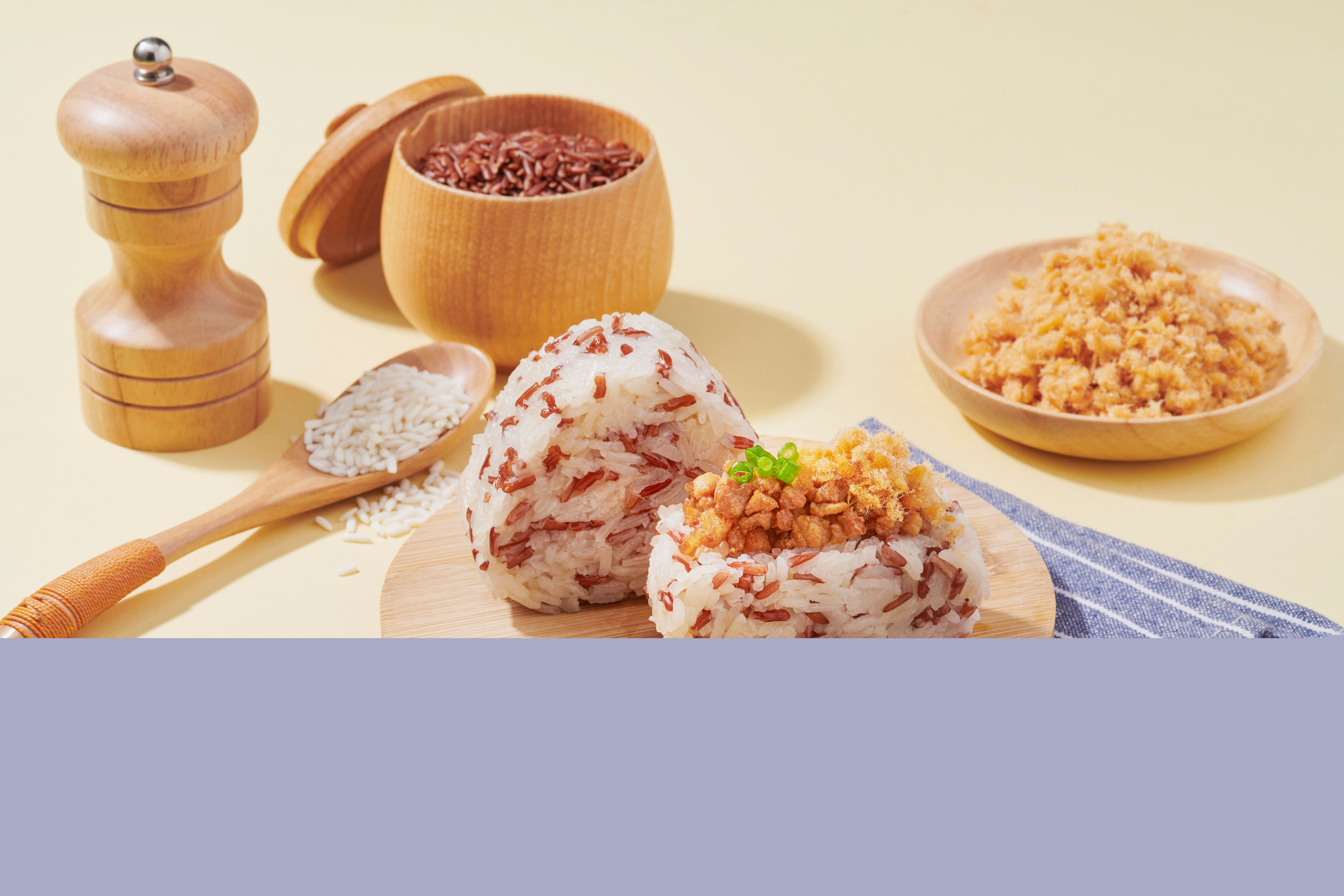 臺(tái)式古早味肉燥紅米飯團(tuán)